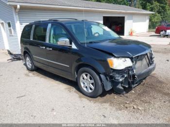  Salvage Chrysler Town & Country