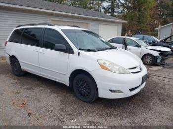  Salvage Toyota Sienna