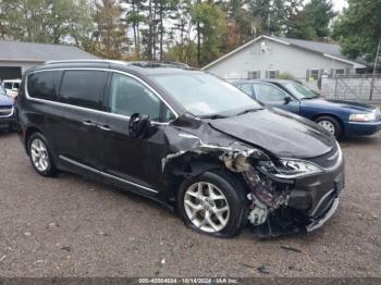  Salvage Chrysler Pacifica