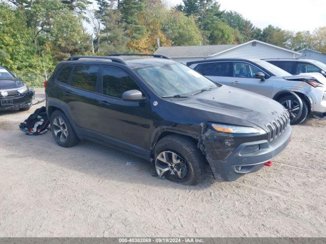  Salvage Jeep Cherokee