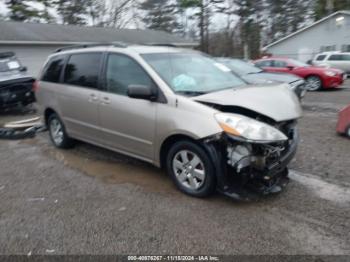  Salvage Toyota Sienna