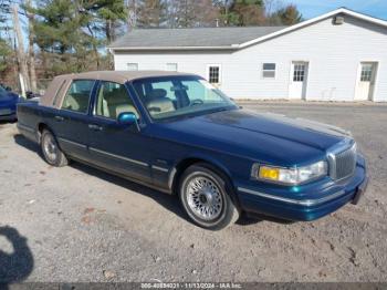  Salvage Lincoln Towncar