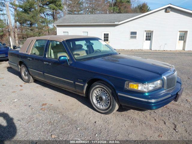  Salvage Lincoln Towncar