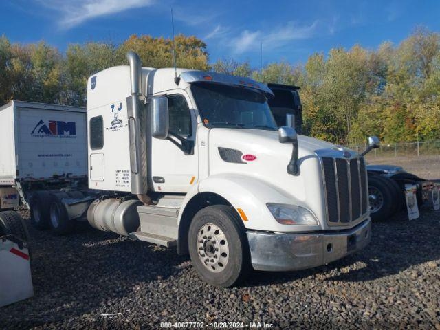  Salvage Peterbilt 579