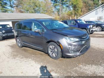  Salvage Chrysler Pacifica