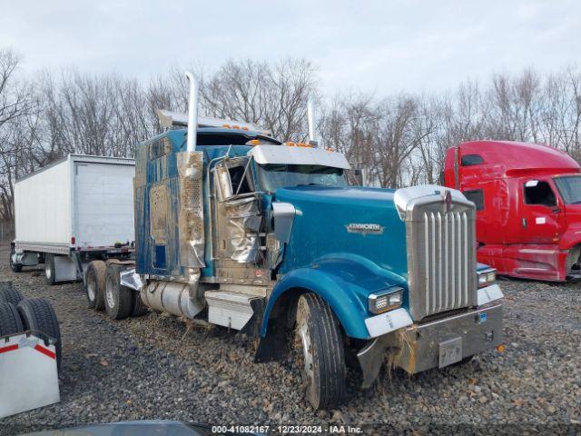  Salvage Kenworth W900