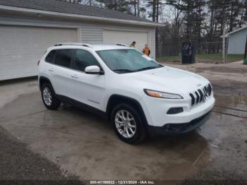  Salvage Jeep Cherokee