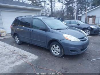  Salvage Toyota Sienna