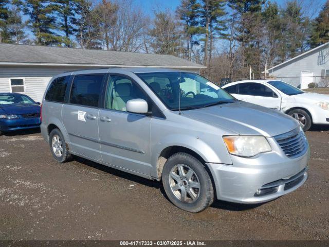  Salvage Chrysler Town & Country