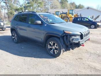  Salvage Jeep Cherokee