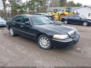  Salvage Lincoln Towncar