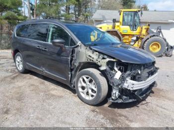  Salvage Chrysler Pacifica