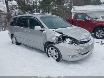  Salvage Toyota Sienna