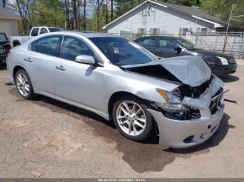  Salvage Nissan Maxima