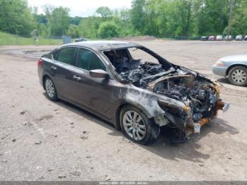  Salvage Nissan Altima
