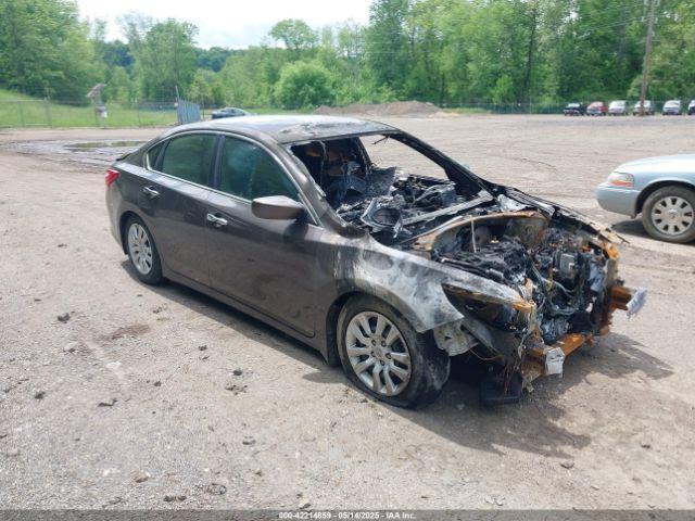  Salvage Nissan Altima