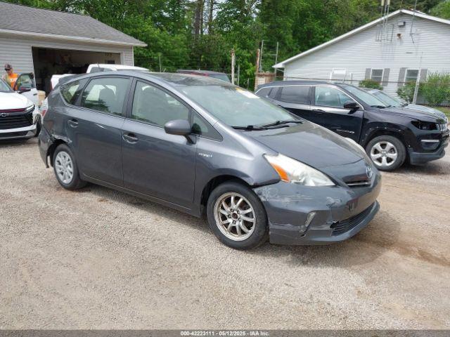  Salvage Toyota Prius v