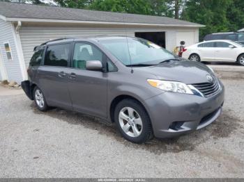  Salvage Toyota Sienna