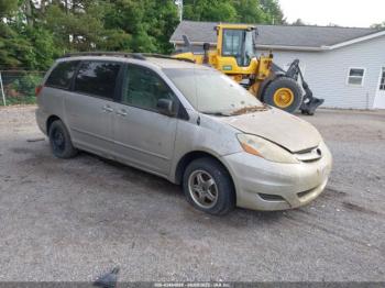  Salvage Toyota Sienna