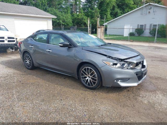  Salvage Nissan Maxima