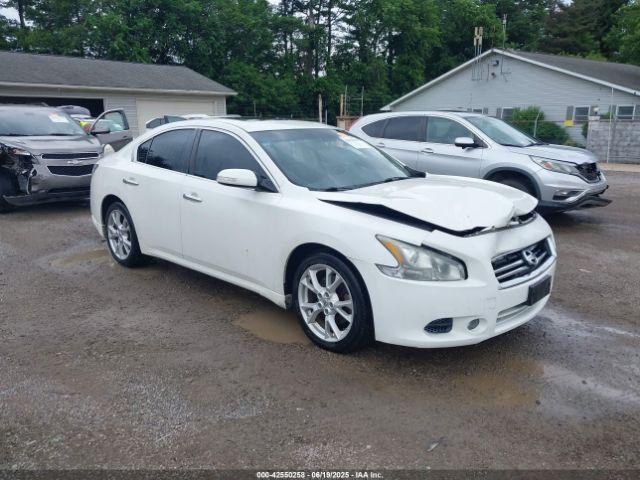  Salvage Nissan Maxima