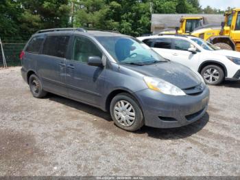  Salvage Toyota Sienna