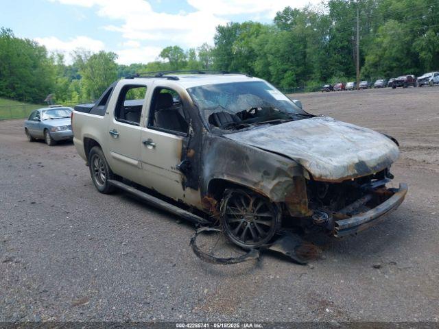  Salvage Chevrolet Avalanche 1500
