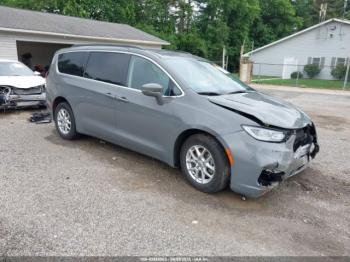  Salvage Chrysler Pacifica