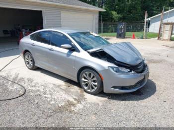  Salvage Chrysler 200