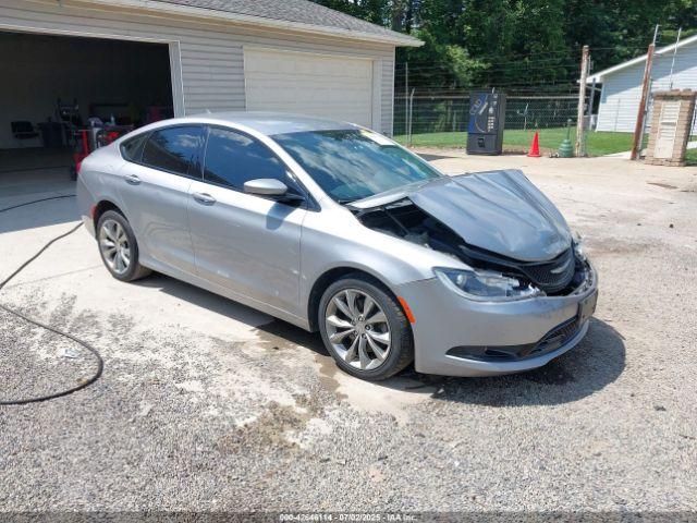  Salvage Chrysler 200