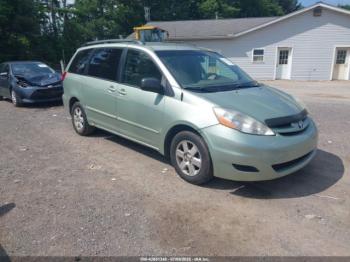  Salvage Toyota Sienna