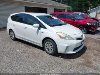  Salvage Toyota Prius v