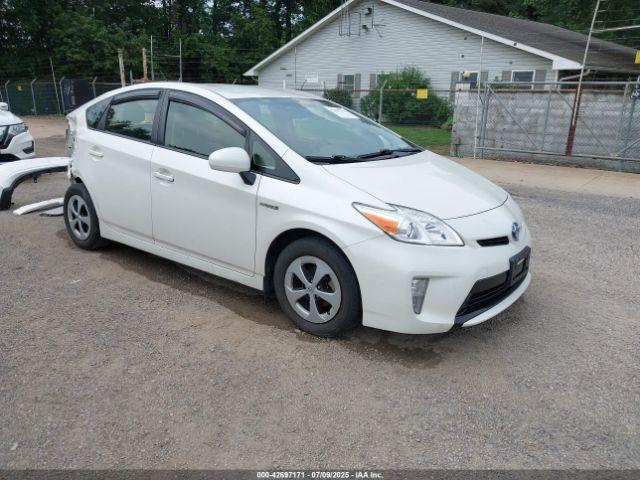  Salvage Toyota Prius