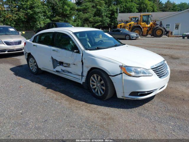  Salvage Chrysler 200