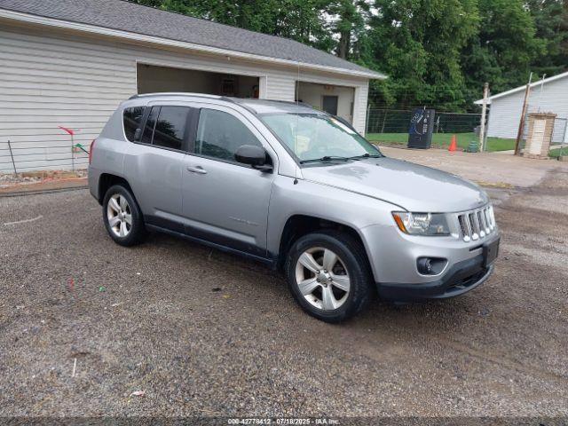  Salvage Jeep Compass