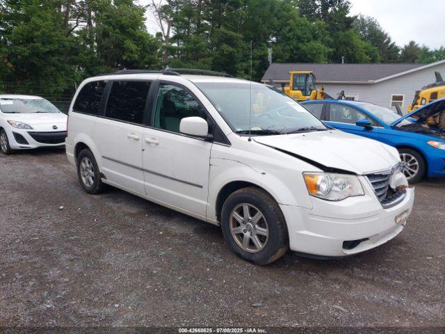  Salvage Chrysler Town & Country
