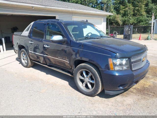  Salvage Chevrolet Avalanche 1500