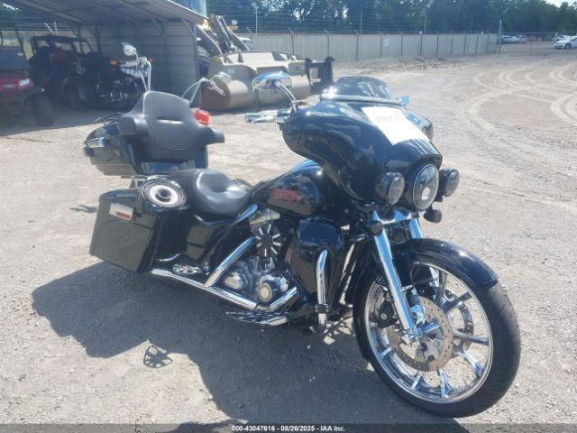  Salvage Harley-Davidson Flht