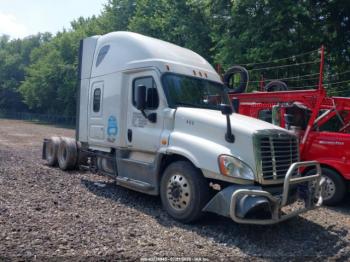  Salvage Freightliner Cascadia 125