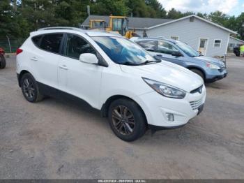  Salvage Hyundai TUCSON