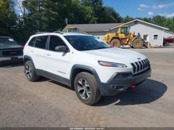  Salvage Jeep Cherokee