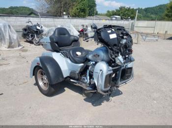  Salvage Harley-Davidson Flhtcutg