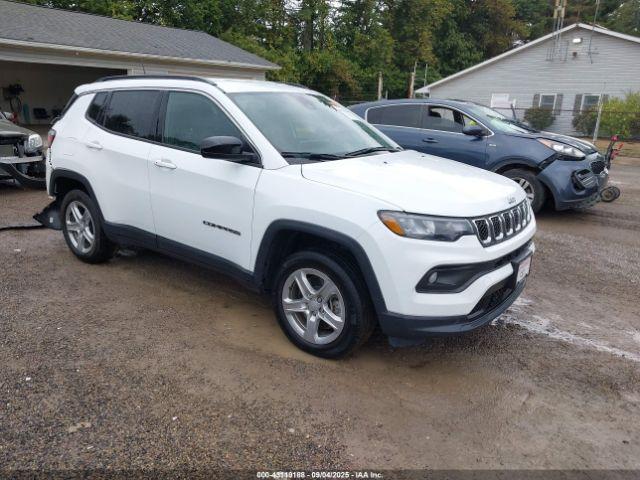  Salvage Jeep Compass