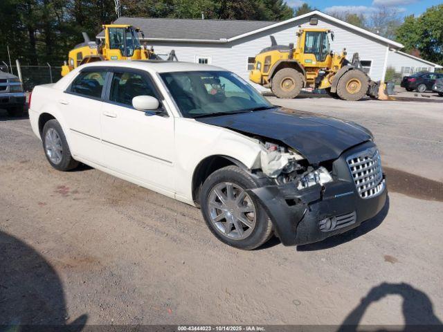  Salvage Chrysler 300