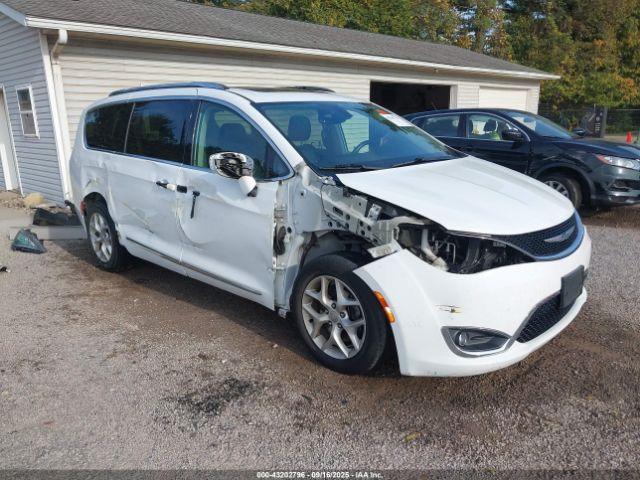  Salvage Chrysler Pacifica