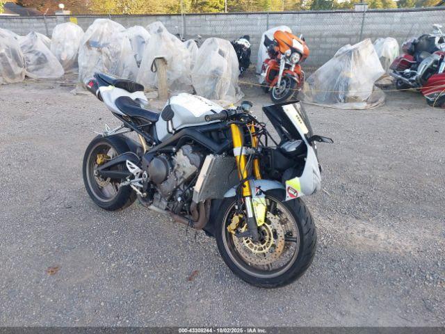  Salvage Triumph Motorcycle Daytona