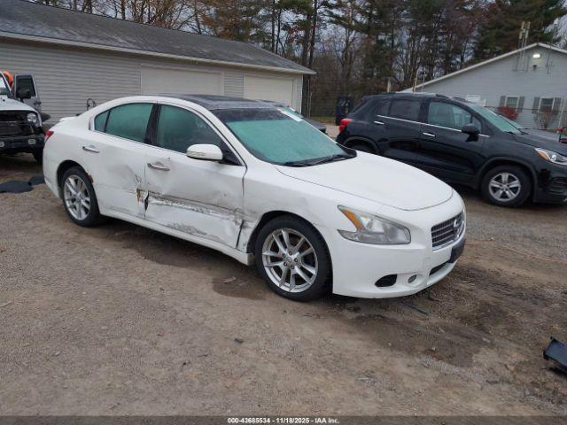  Salvage Nissan Maxima