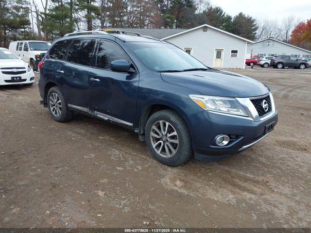  Salvage Nissan Pathfinder