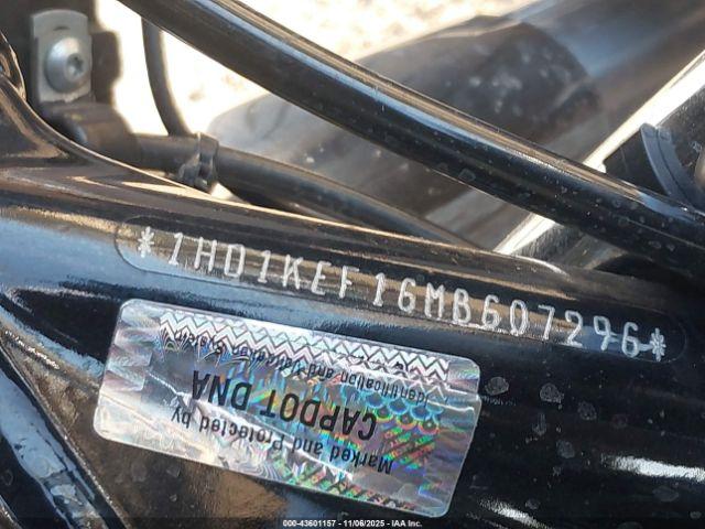 Harley-Davidson Flhtk Image 8