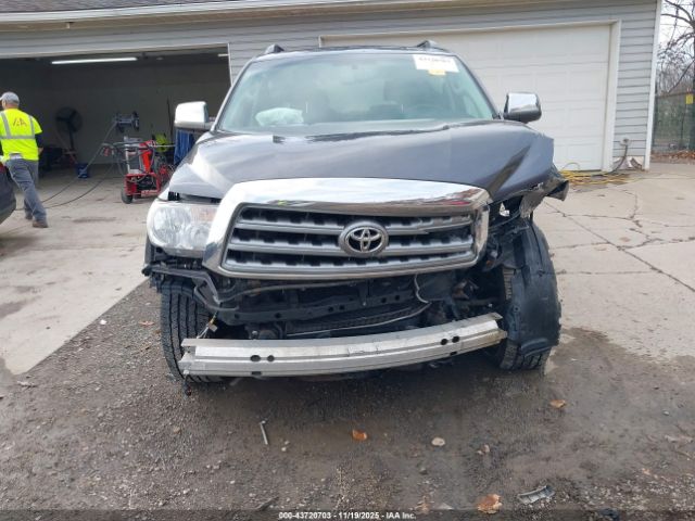 Toyota Sequoia Limited Image 2